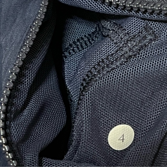 Lululemon Dance Studio full zip hooded jacket navy blue, pinstripe size 4 (S) - Picture 7 of 16
